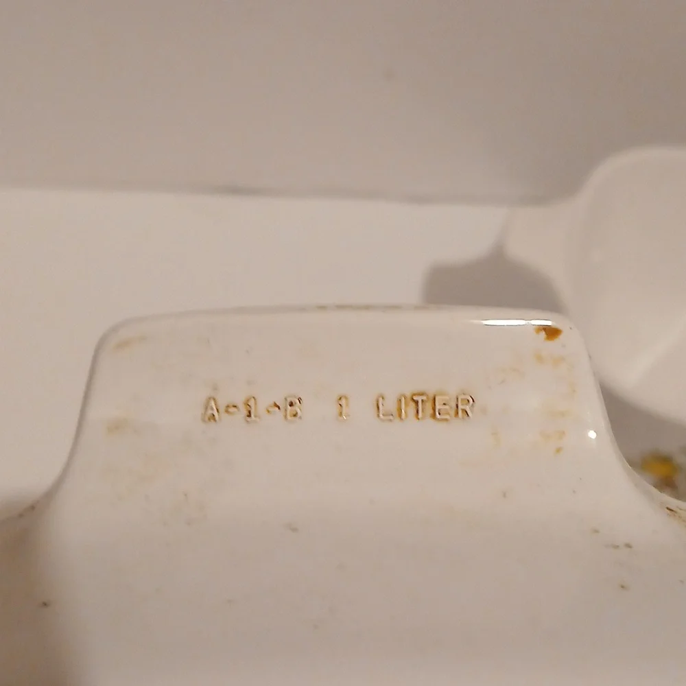 Corningware Pyrex Spice Of Life White Casserole Dish with Floral Design
